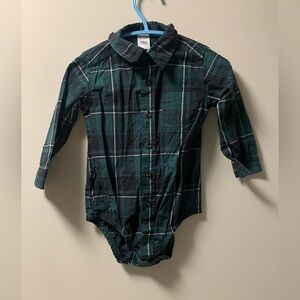 4/30$ Carter’s plais onesie shirt 18 months